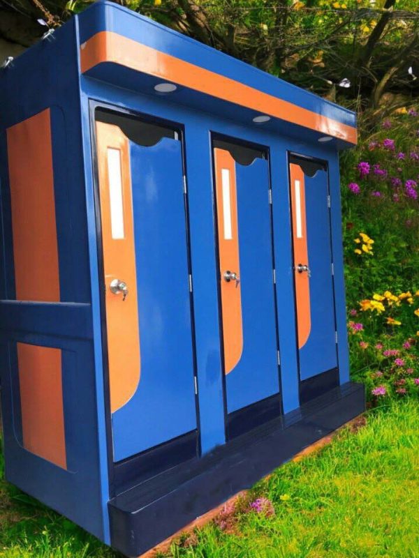 Toilet di động 3 buồng